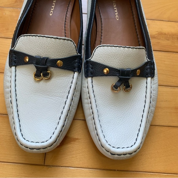 Andiamo white leather loafers size 11. - Picture 2 of 10